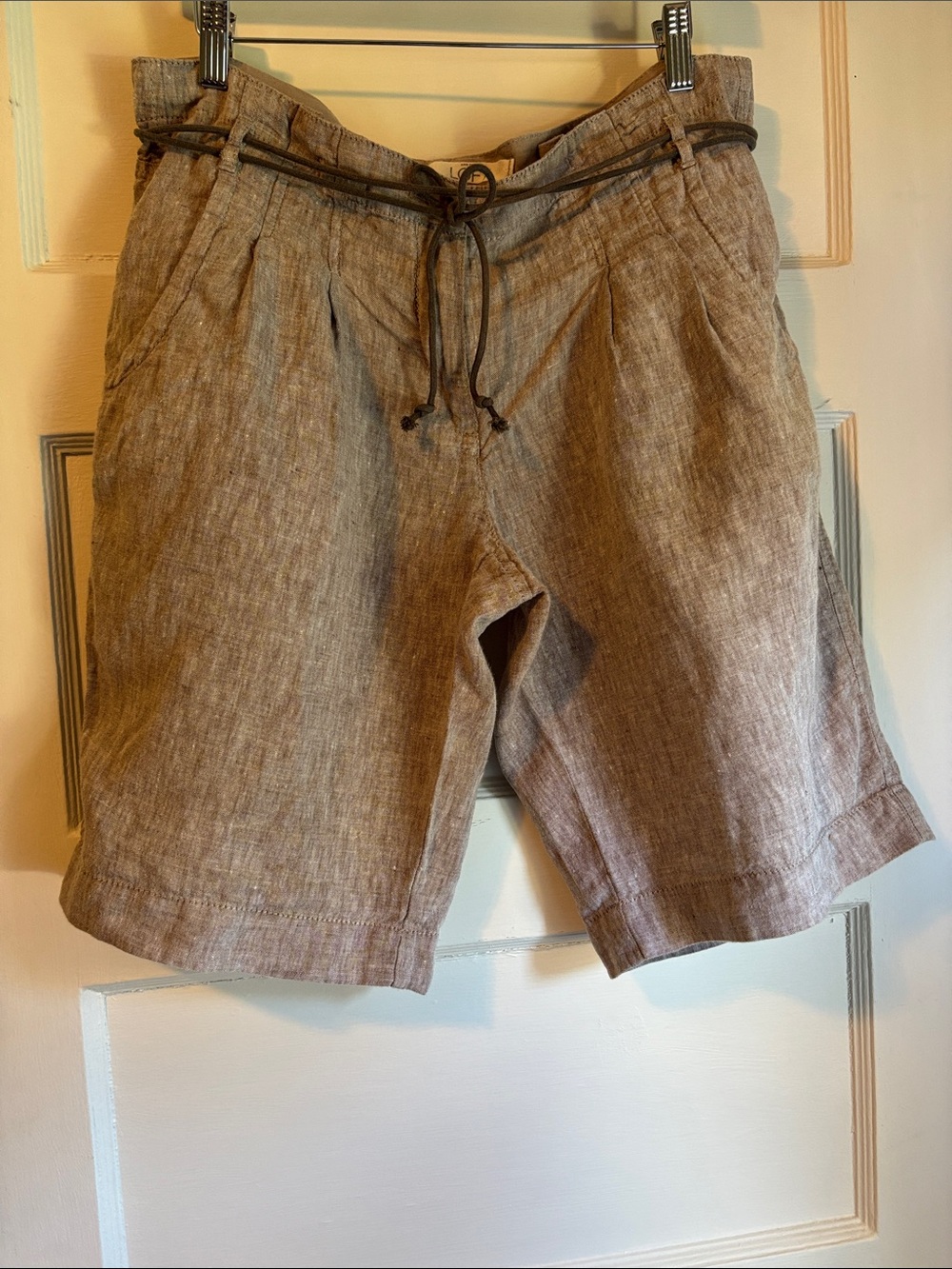 LOFT Women's Linen Shorts in Light Taupe/Light Brown